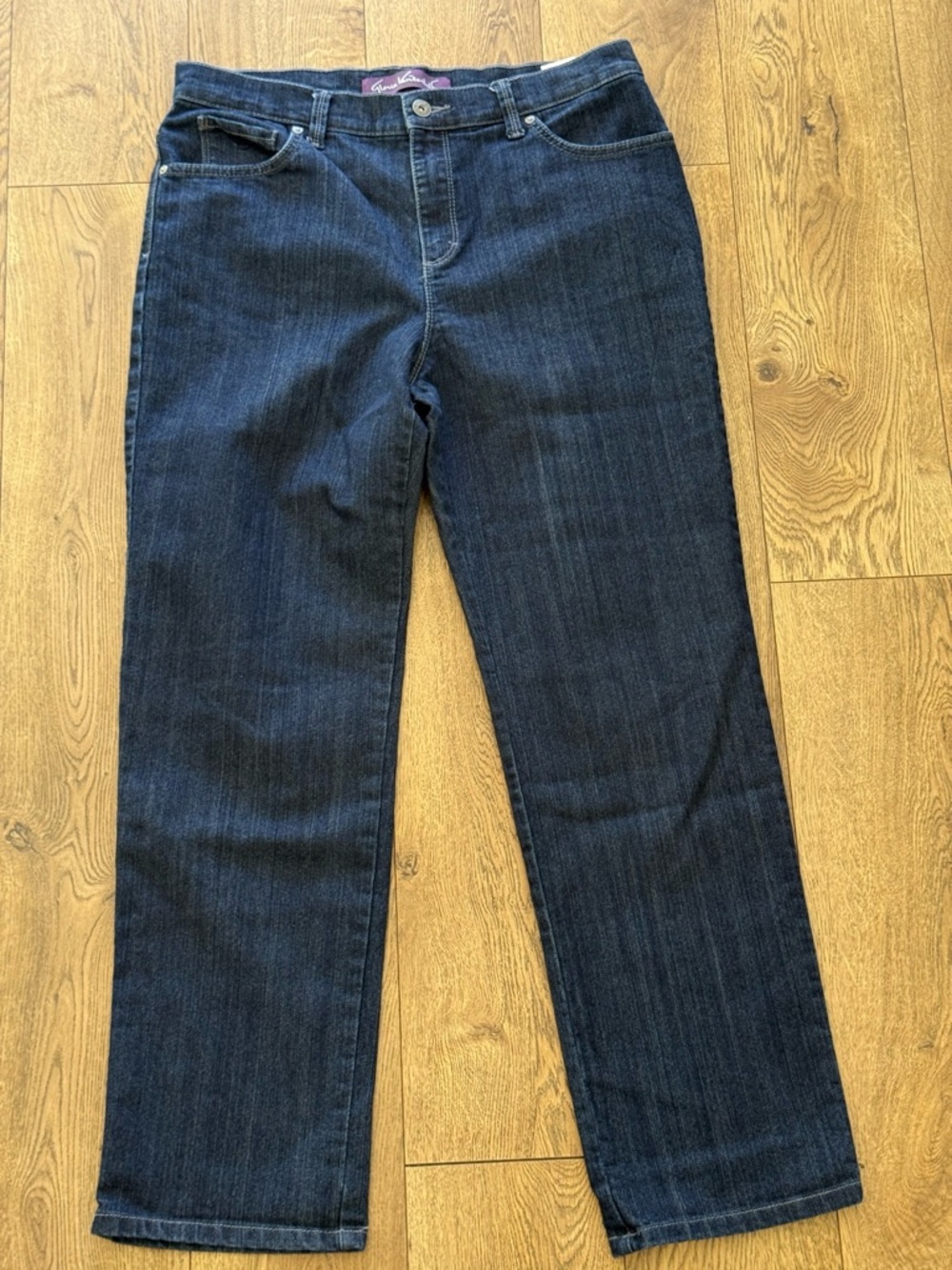 Women’s Gloria Vanderbilt Amanda Dark Indigo Straight Leg Jeans